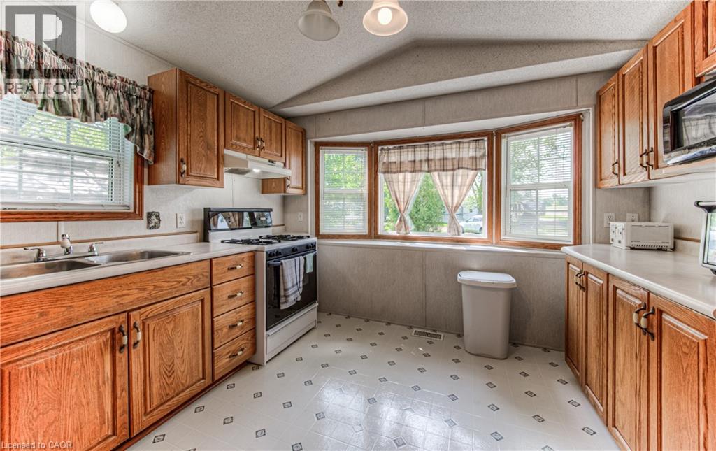 580 Beaver Creek Road Unit# 61, Waterloo, Ontario  N2J 3Z4 - Photo 11 - 40739636