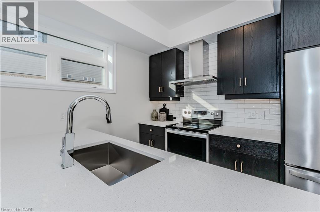 Property at 22 LOMOND Lane image 2