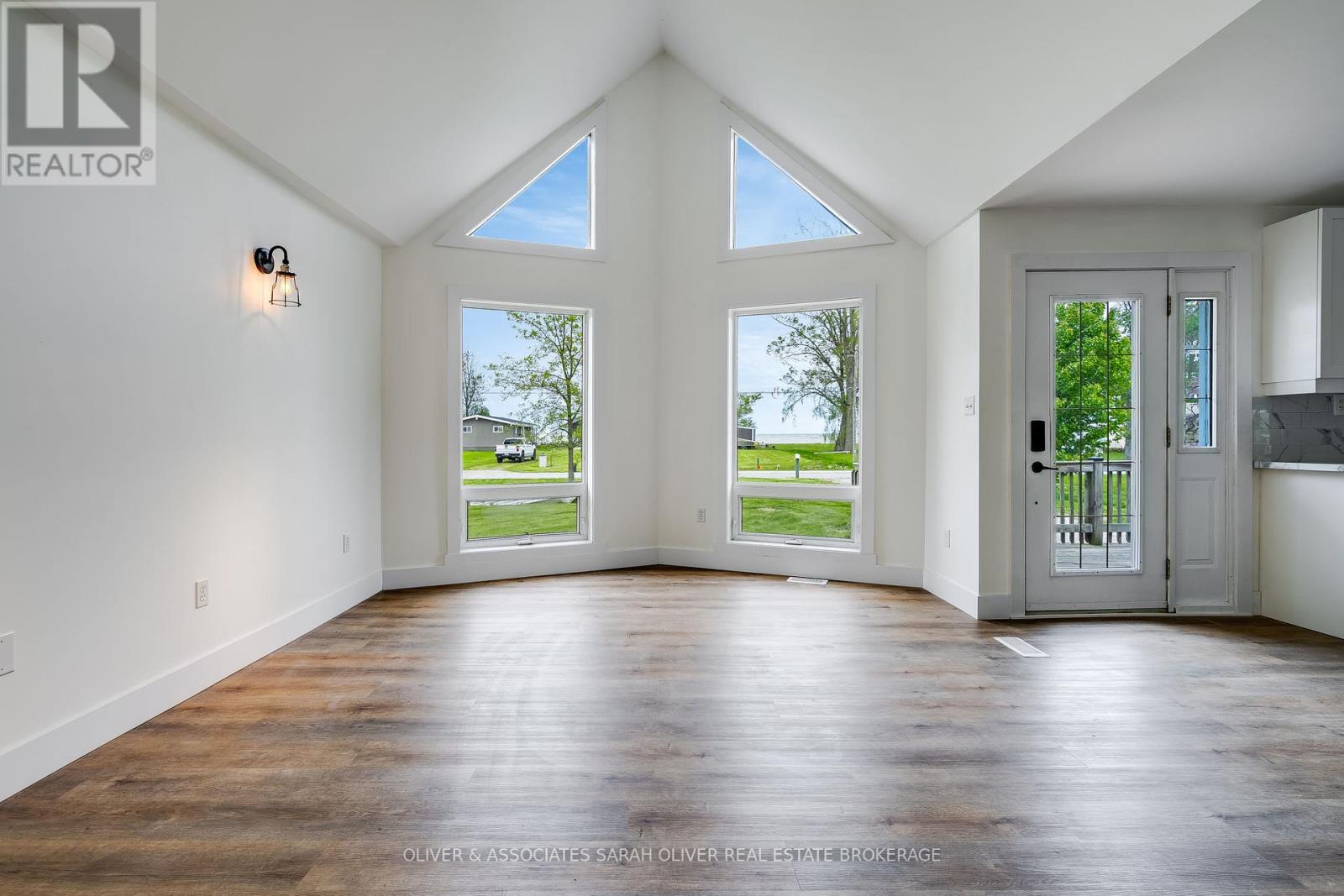 271 Cotterie Park, Leamington, Ontario  N0P 2P0 - Photo 5 - X12166069