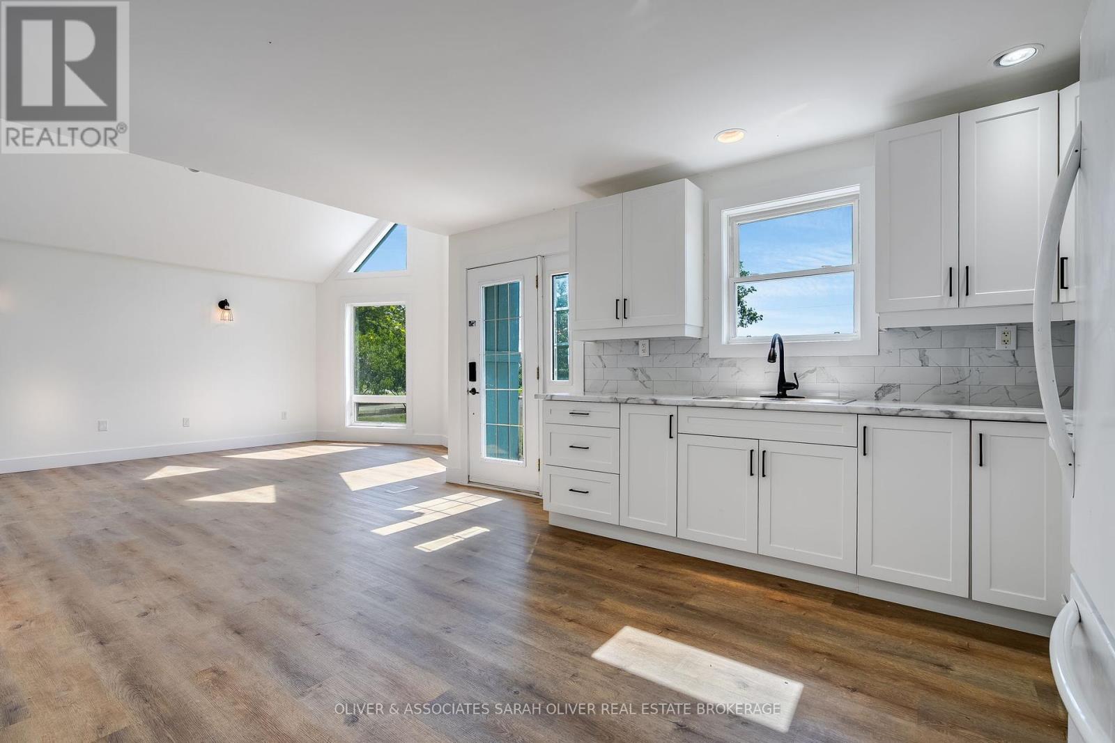 271 Cotterie Park, Leamington, Ontario  N0P 2P0 - Photo 9 - X12166069