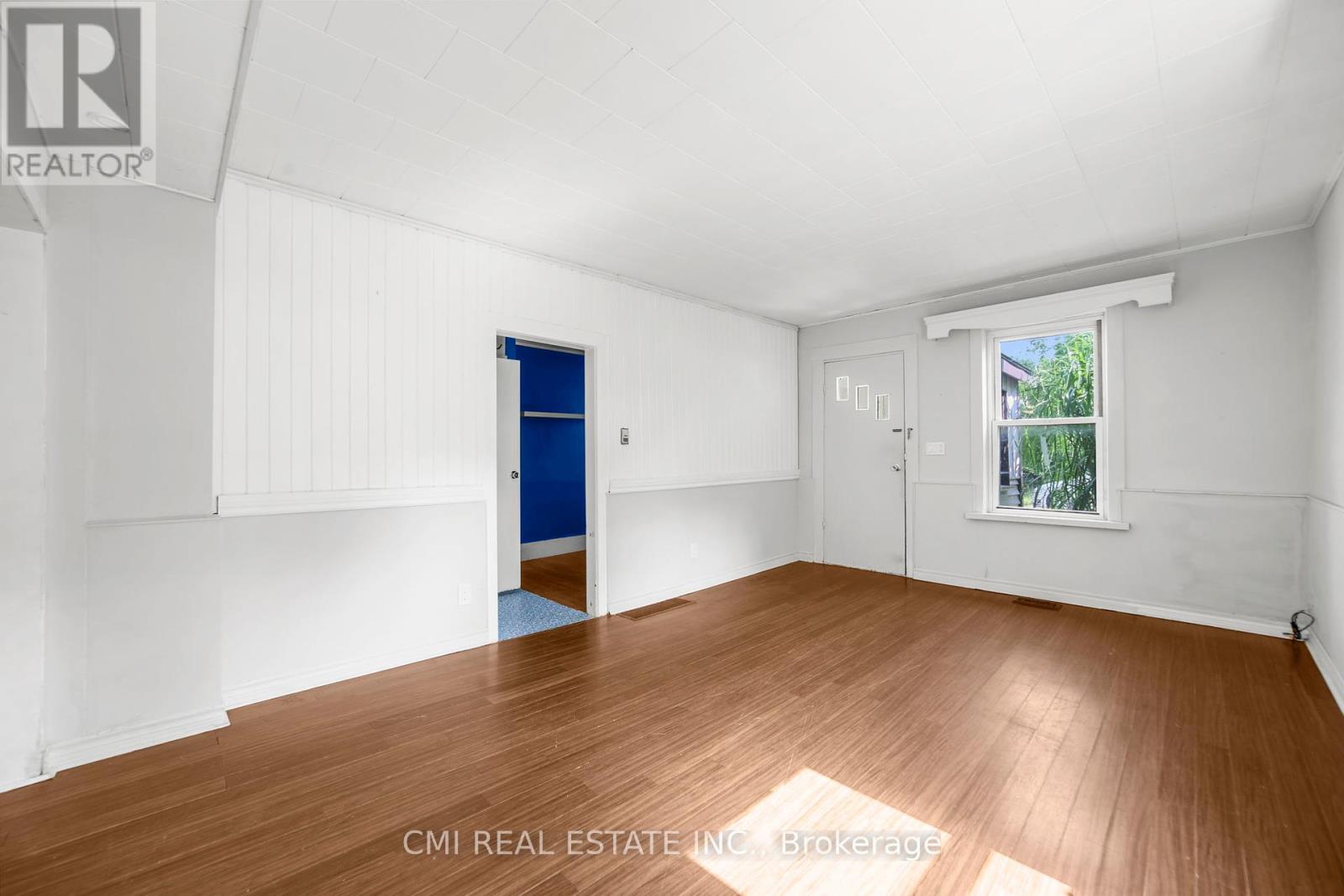 120 Second Avenue E, Shelburne, Ontario  L0N 1S1 - Photo 11 - X12353022