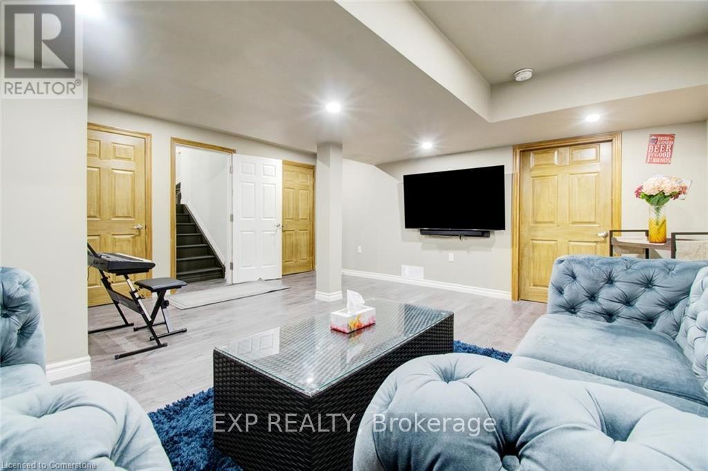 49 Scots Pine Trail, Kitchener, Ontario  N2R 0N6 - Photo 40 - X12353023