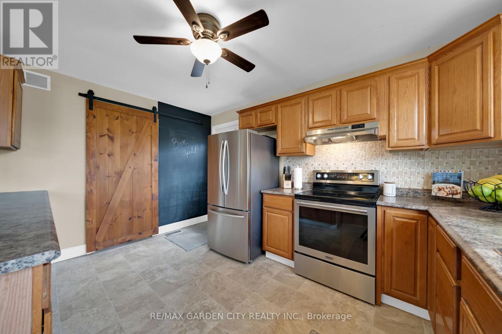 4165 William Street, Lincoln, Ontario  L3J 0K7 - Photo 13 - X12353068