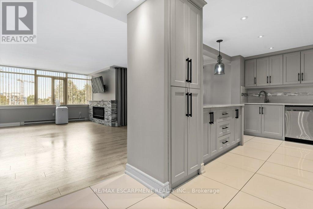 305 - 40 Harrisford Street, Hamilton, Ontario L8K 6N1 - Photo 11 - X12353079