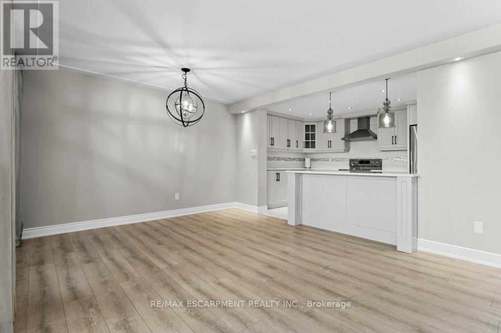 305 - 40 Harrisford Street, Hamilton, Ontario L8K 6N1 - Photo 21 - X12353079