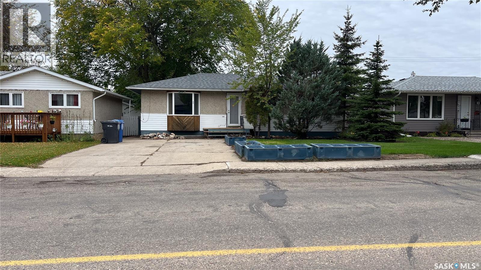 1331 110th Street, North Battleford, Saskatchewan  S9A 2H9 - Photo 2 - SK985034