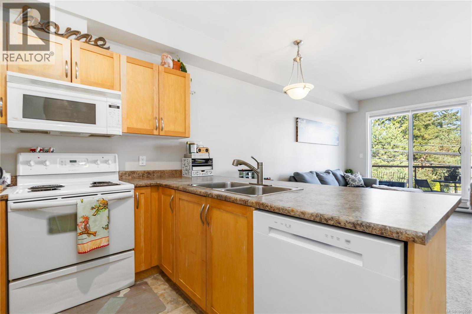 208 1959 Polo Park Crt, Central Saanich, British Columbia  V8M 2K1 - Photo 7 - 1010856