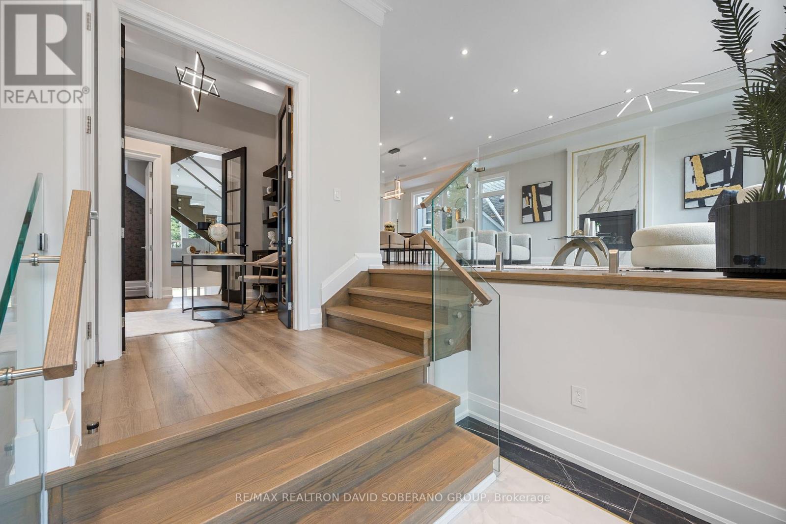 Property at 106 ALLINGHAM GARDENS image 3