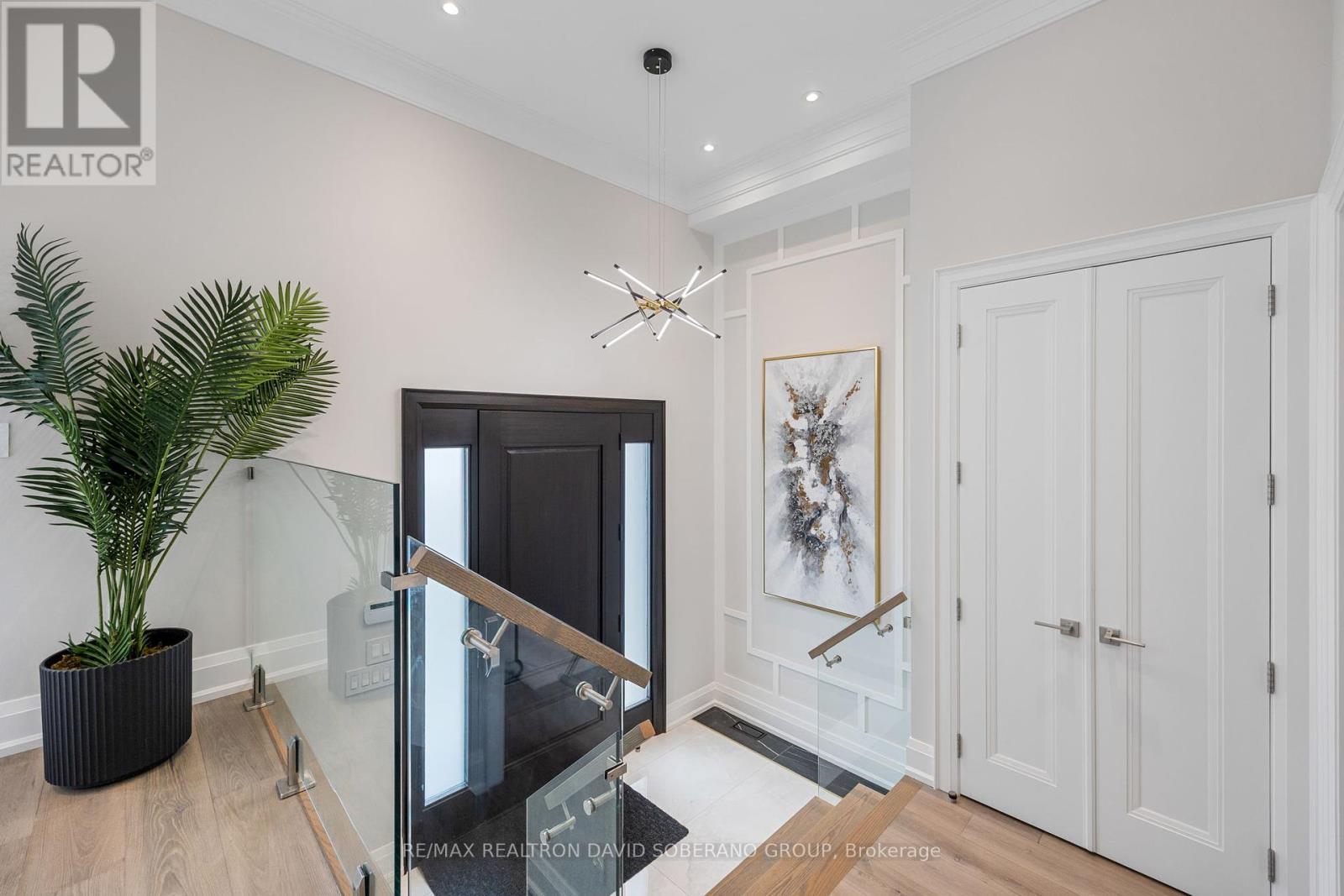 Property at 106 ALLINGHAM GARDENS image 4