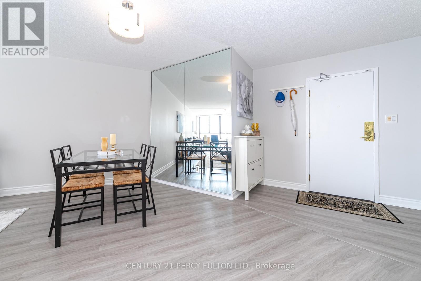 1407 - 270 Queens Quay W, Toronto, Ontario  M5J 2N4 - Photo 11 - C12337841