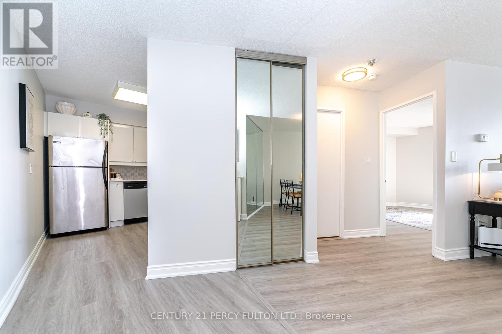 1407 - 270 Queens Quay W, Toronto, Ontario  M5J 2N4 - Photo 7 - C12337841