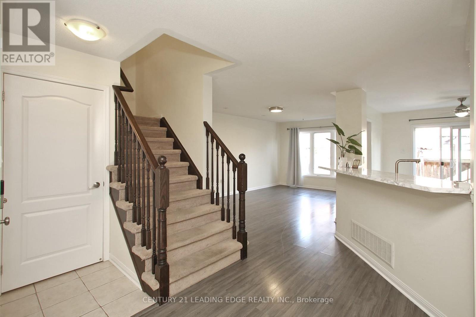 Property at 1810 PARKHURST CRESCENT image 2