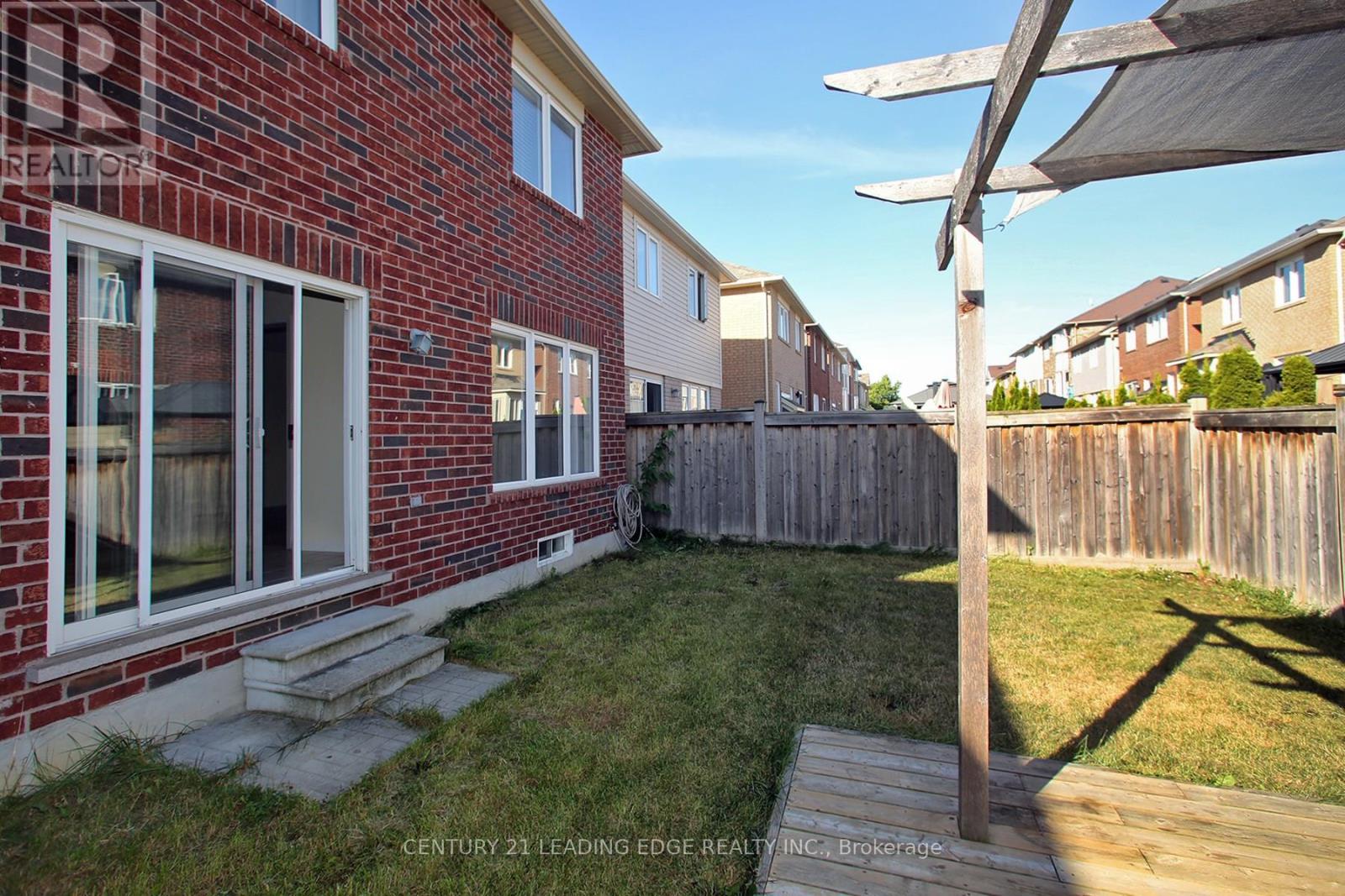Property at 1810 PARKHURST CRESCENT image 4