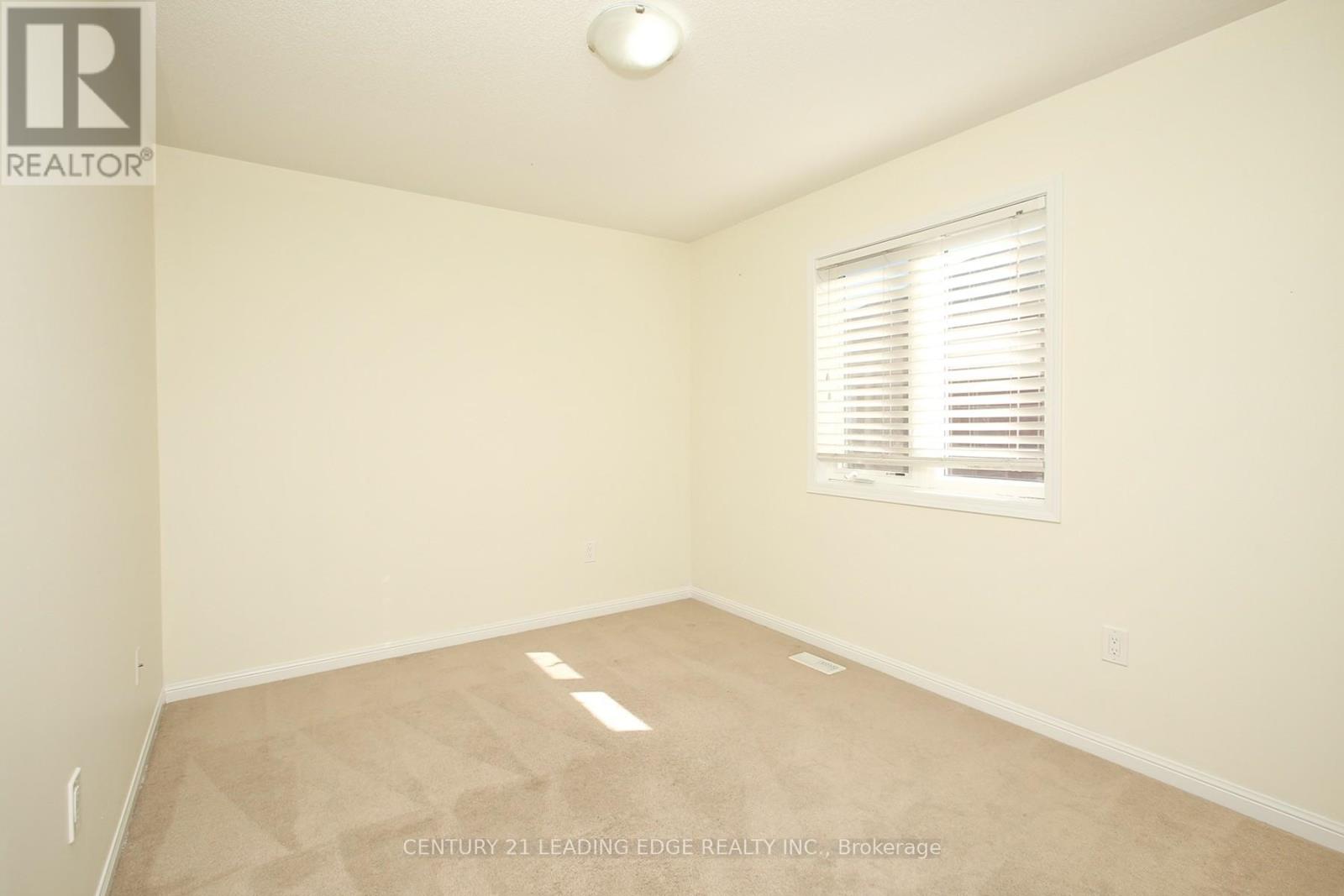 Property at 1810 PARKHURST CRESCENT image 5