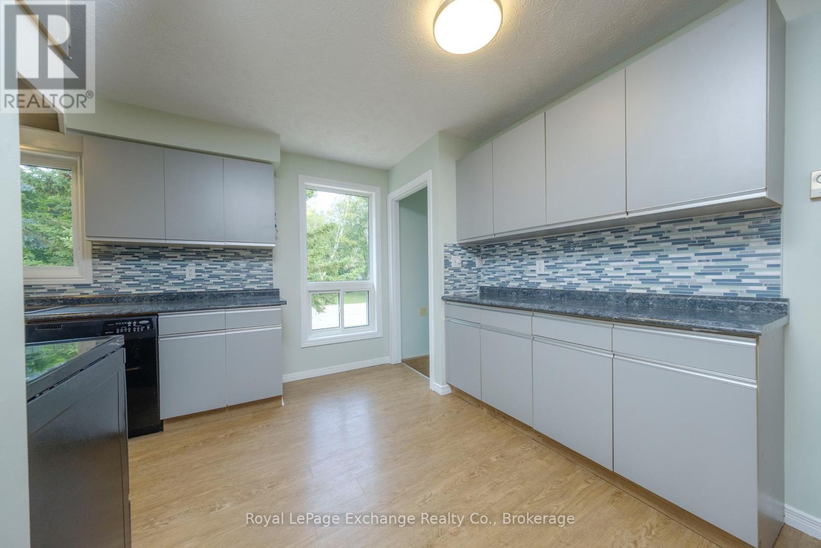 649 Lloyd Street, Saugeen Shores, Ontario  N0H 2C1 - Photo 10 - X12279121