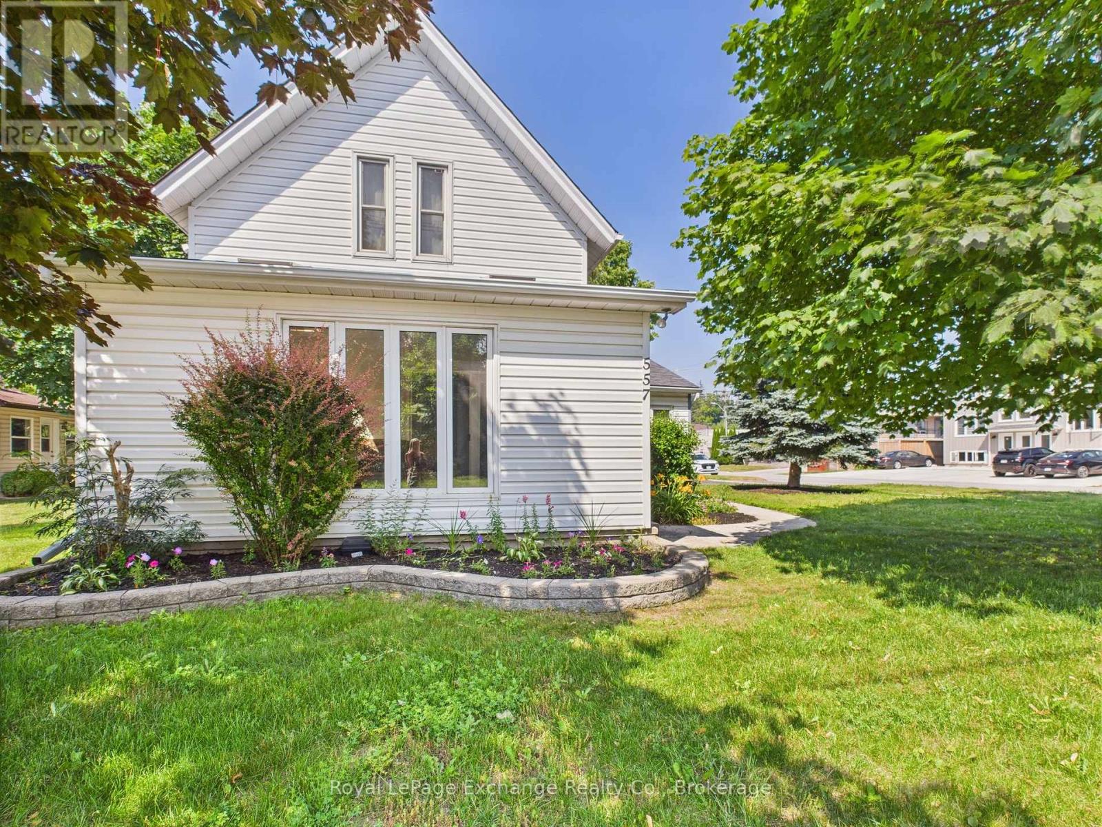 557 Market Street, Saugeen Shores, Ontario  N0H 2C4 - Photo 1 - X12290906