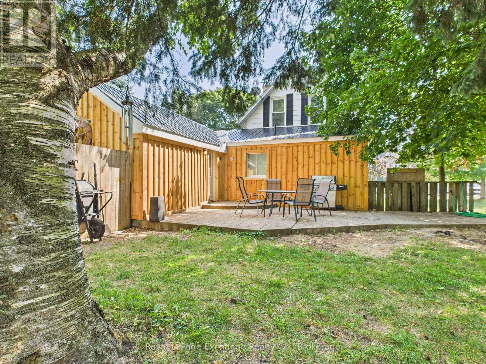 557 Market Street, Saugeen Shores, Ontario  N0H 2C4 - Photo 14 - X12290906