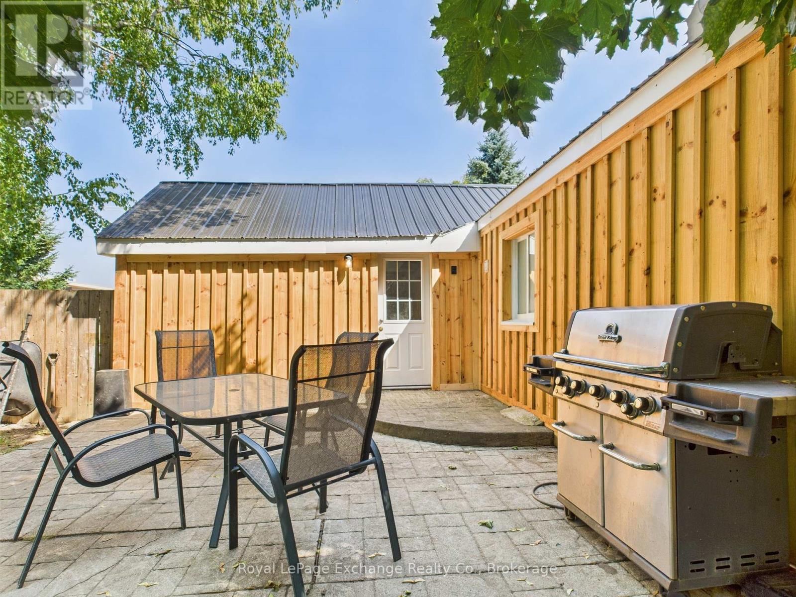 557 Market Street, Saugeen Shores, Ontario  N0H 2C4 - Photo 16 - X12290906