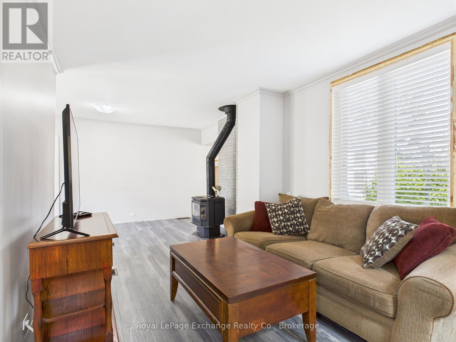 557 Market Street, Saugeen Shores, Ontario  N0H 2C4 - Photo 33 - X12290906