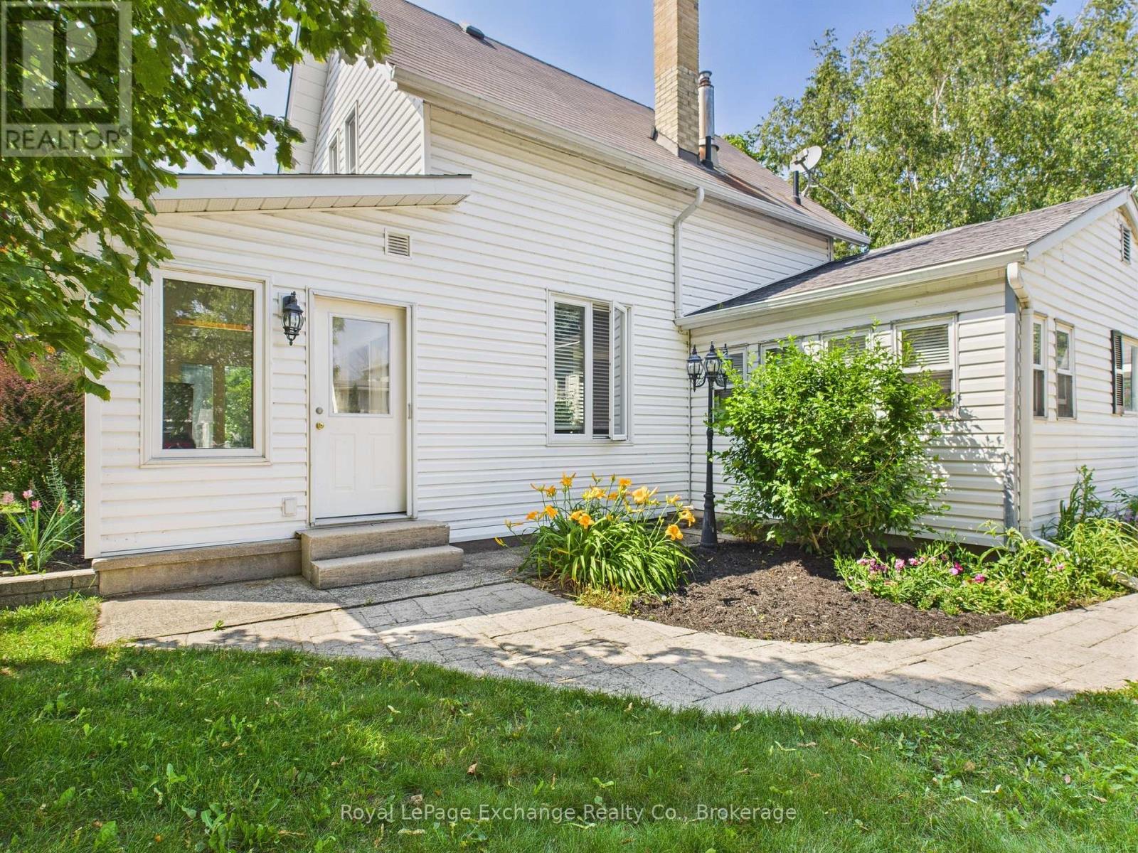 557 Market Street, Saugeen Shores, Ontario  N0H 2C4 - Photo 9 - X12290906