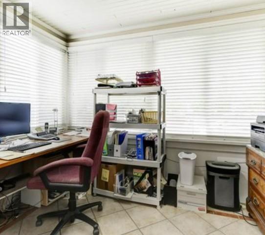 Property at 1506 Dickson Avenue image 4