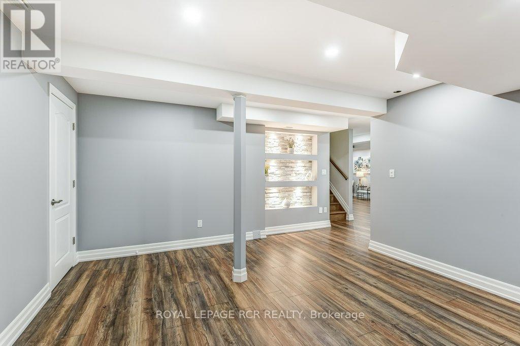 42 Mynden Way, Newmarket, Ontario  L3X 3A8 - Photo 38 - N12353122