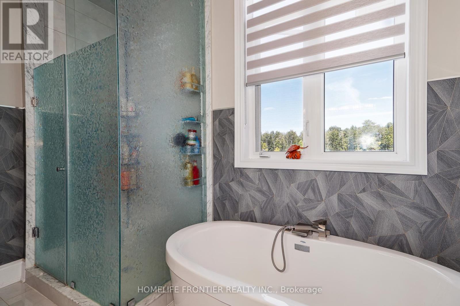 244 Ramblewood Drive, Wasaga Beach, Ontario  L9Z 0L5 - Photo 22 - S12326664