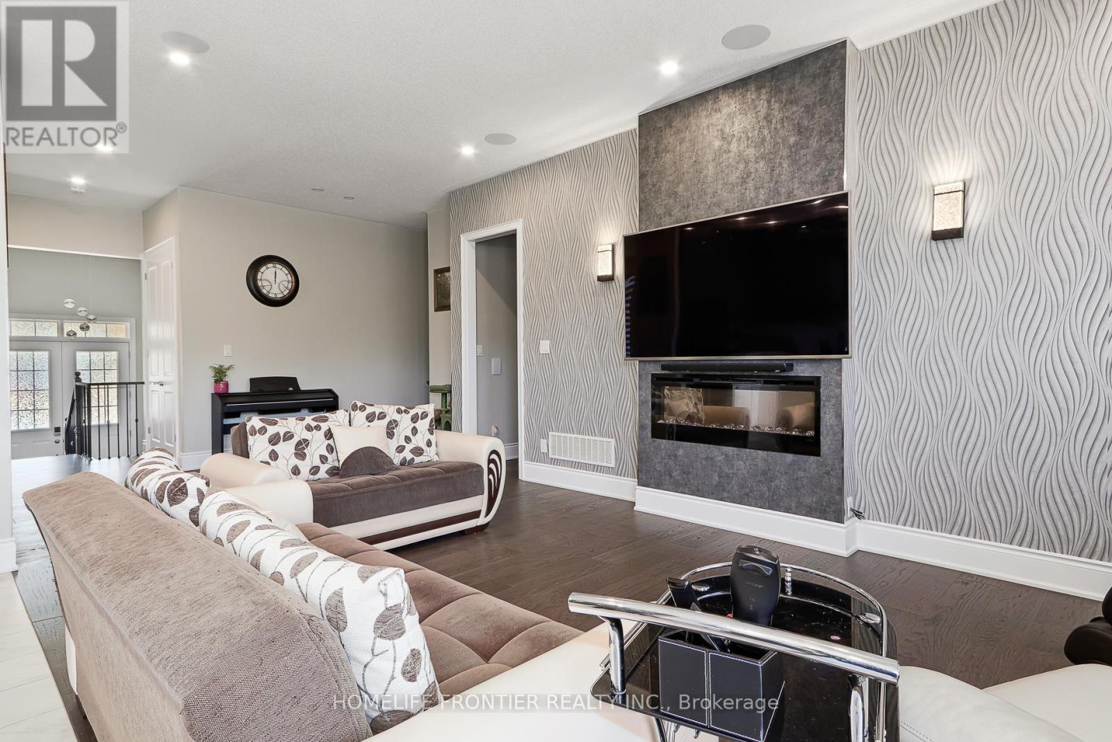 244 Ramblewood Drive, Wasaga Beach, Ontario  L9Z 0L5 - Photo 13 - S12326664