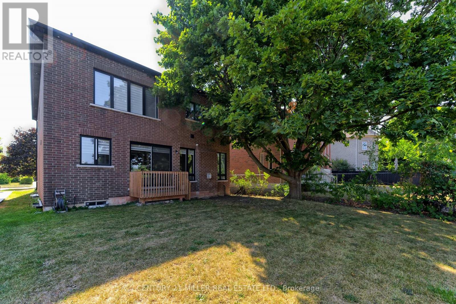 185 Burloak Drive, Oakville, Ontario  L6L 6S7 - Photo 30 - W12353175