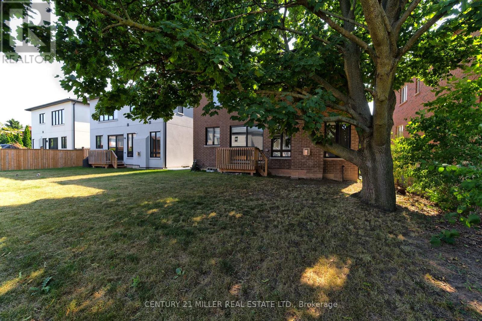 185 Burloak Drive, Oakville, Ontario  L6L 6S7 - Photo 31 - W12353175