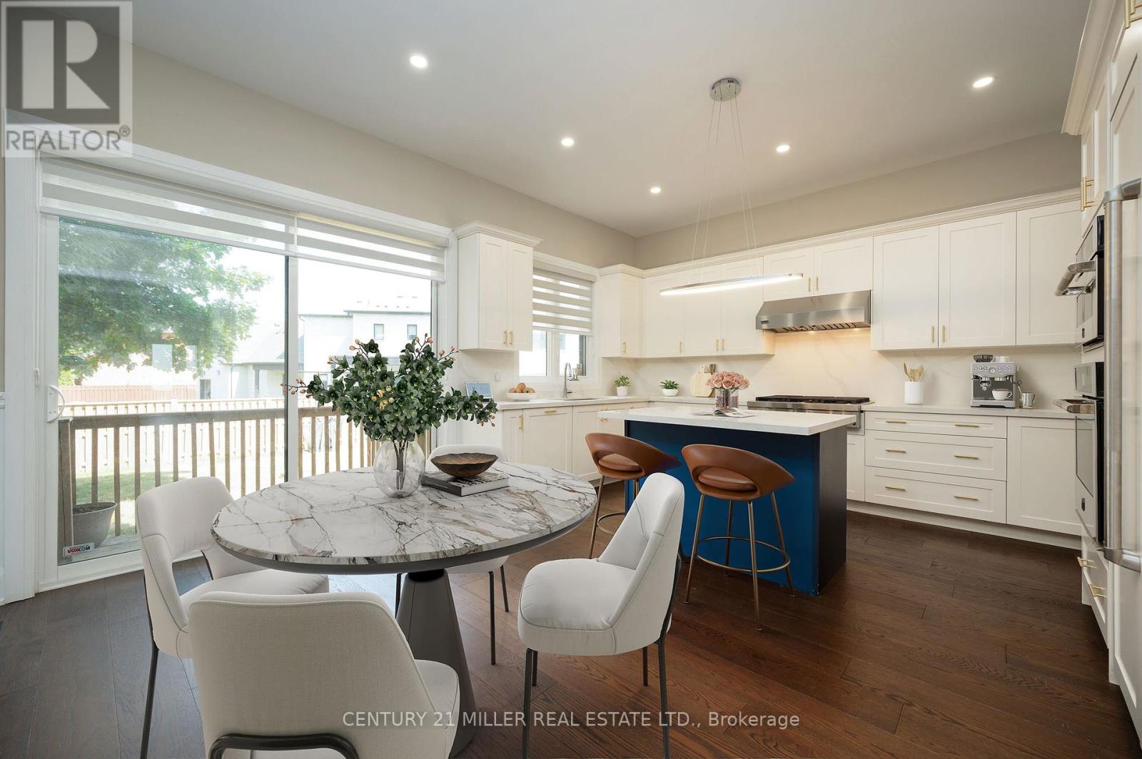 185 Burloak Drive, Oakville, Ontario  L6L 6S7 - Photo 7 - W12353175