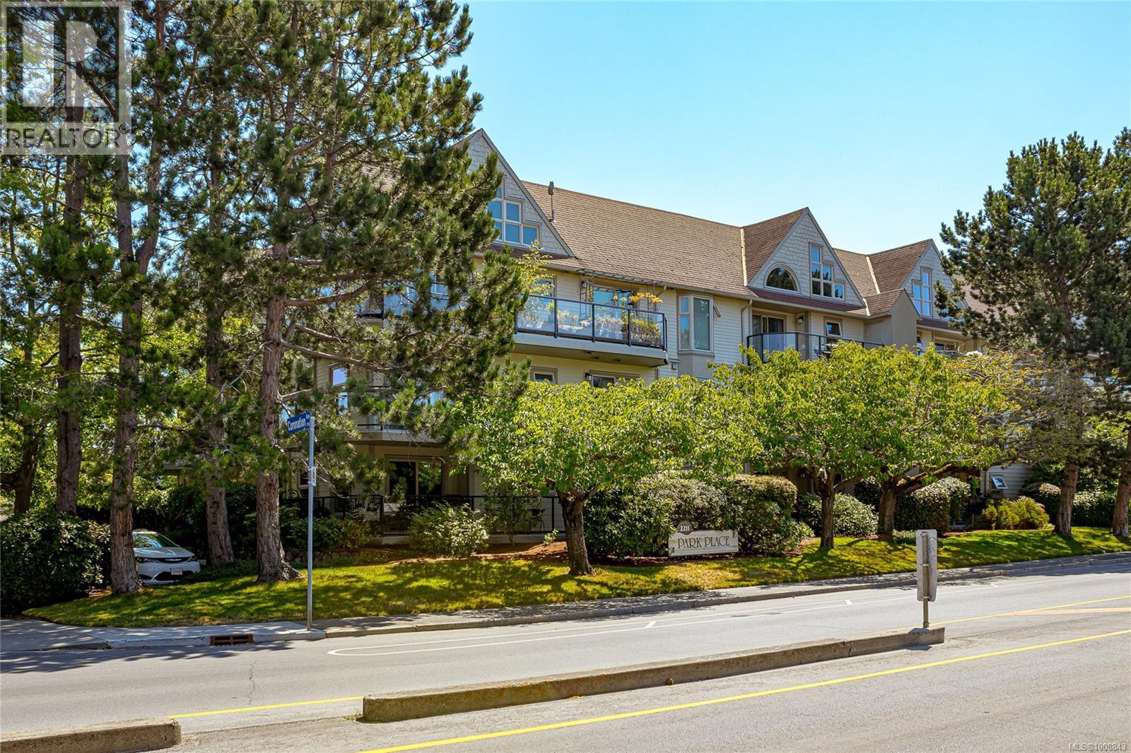 201 2211 Shelbourne St, Victoria, British Columbia
