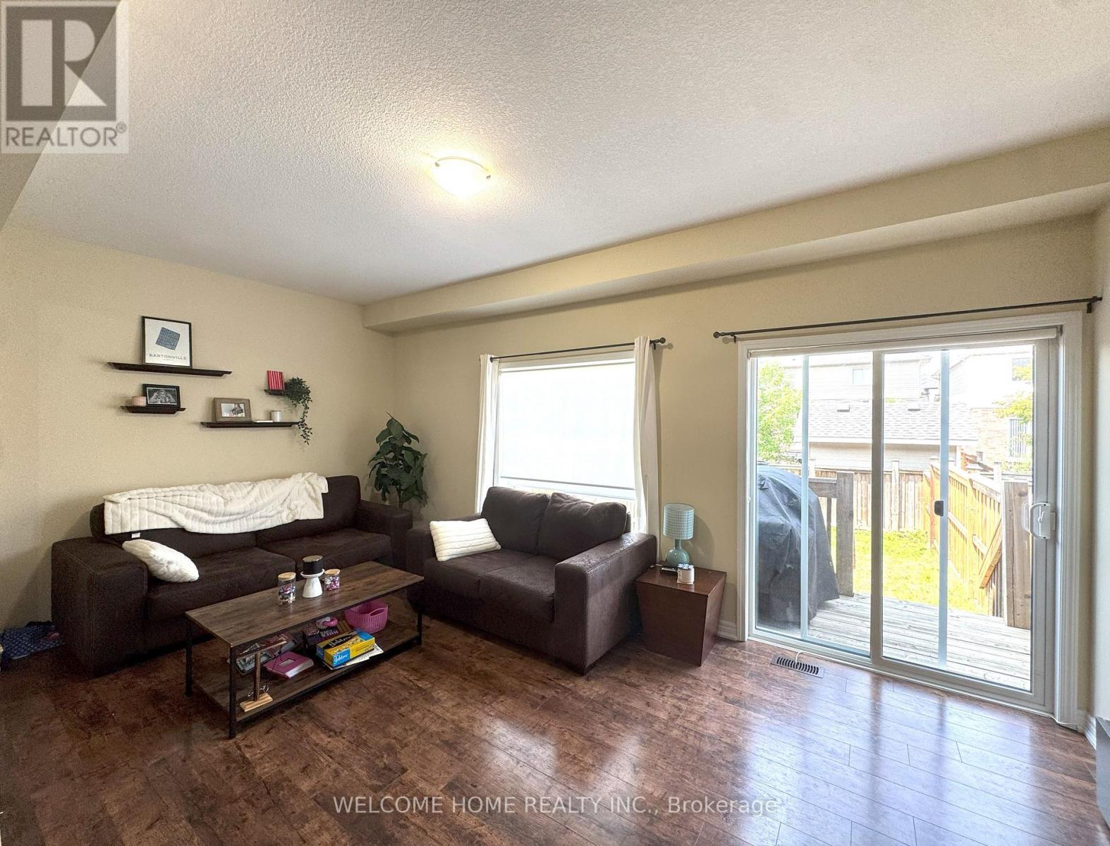 65 Bradbury Road, Hamilton, Ontario  L8J 0E4 - Photo 5 - X12353199