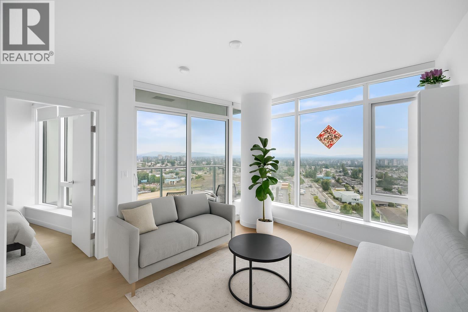 2107 7769 PARK CRESCENT, Burnaby, British Columbia