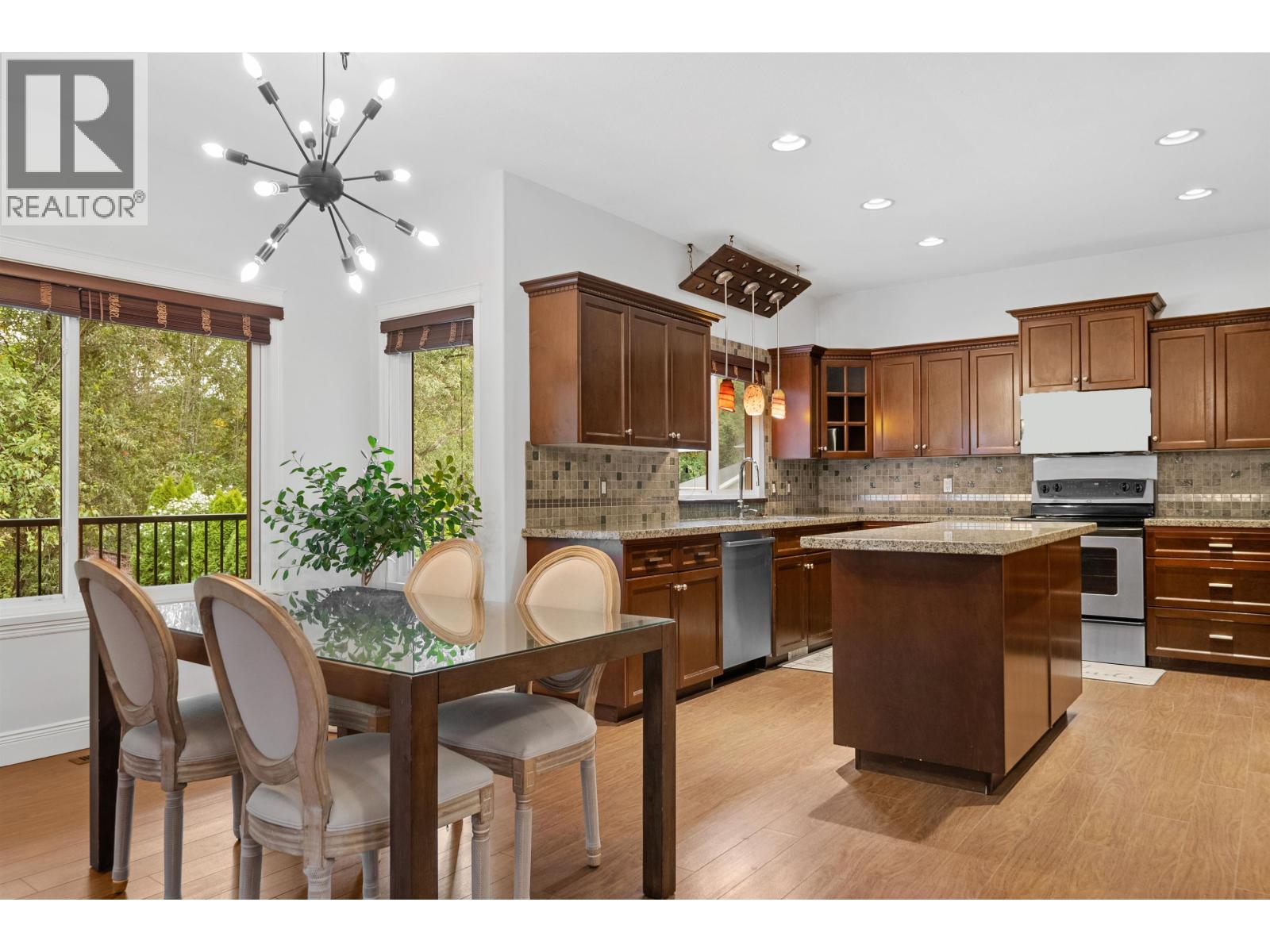 10410 Slatford Street, Maple Ridge, British Columbia V2W 1G3 - Photo 4 - R3038567