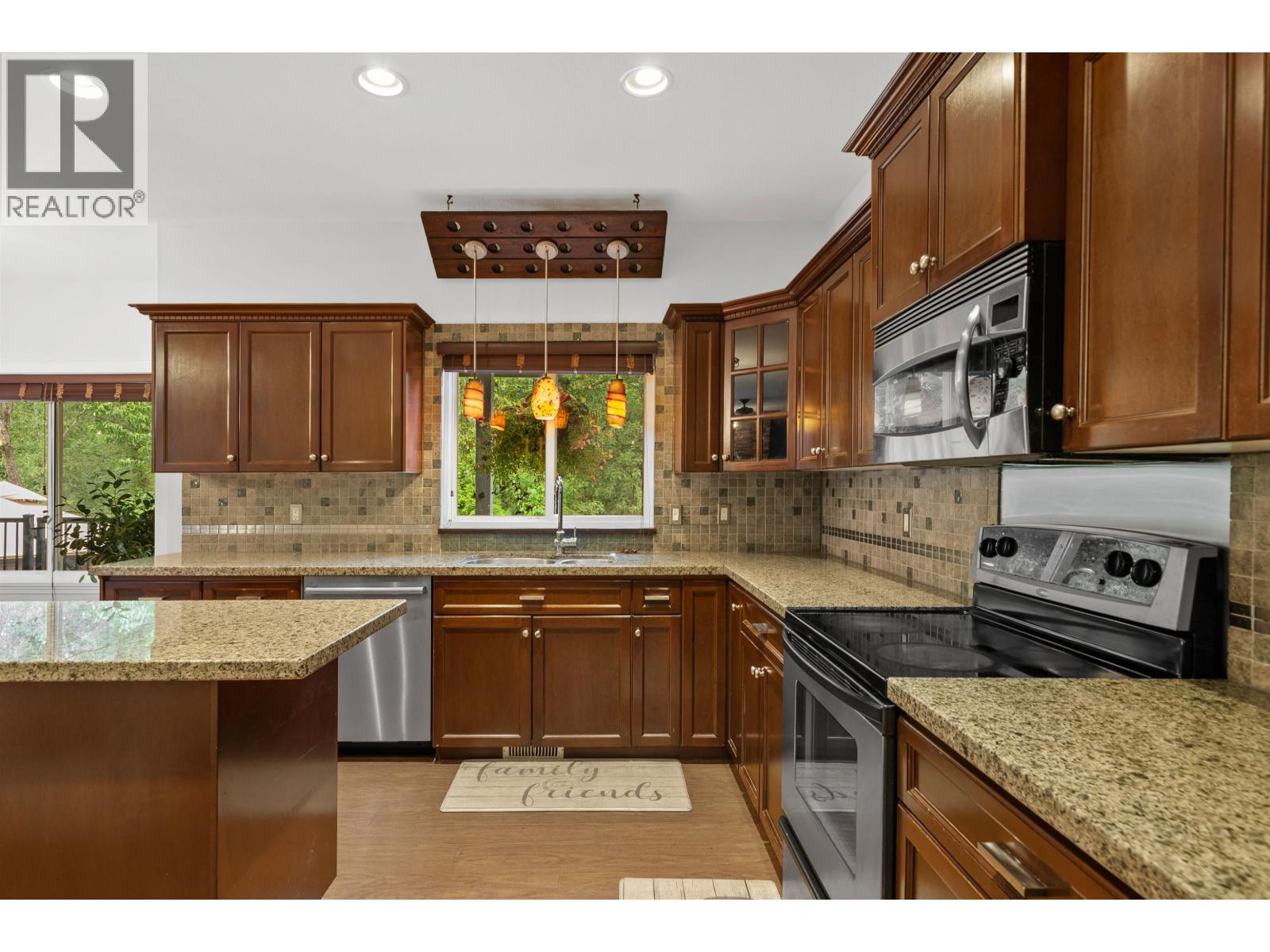 10410 Slatford Street, Maple Ridge, British Columbia V2W 1G3 - Photo 6 - R3038567