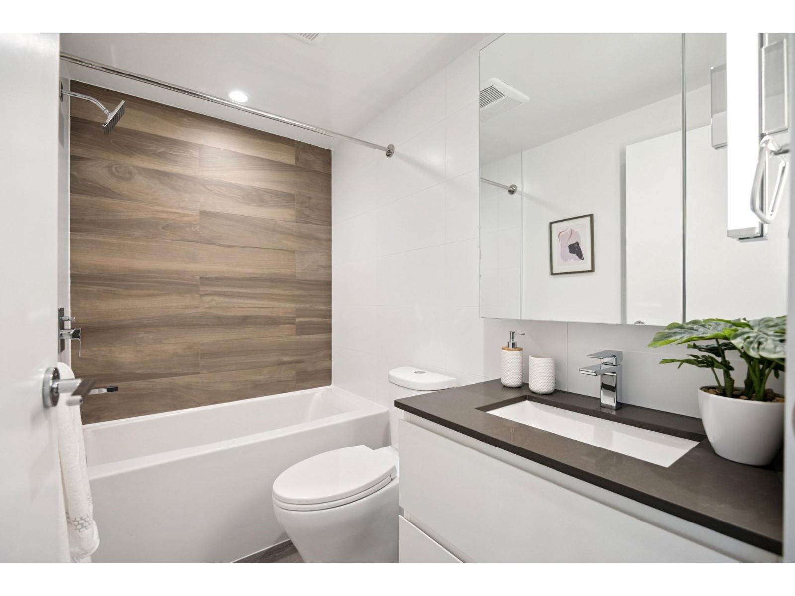 402 13615 Fraser Highway, Surrey, British Columbia V3T 0P7 - Photo 15 - R3038602