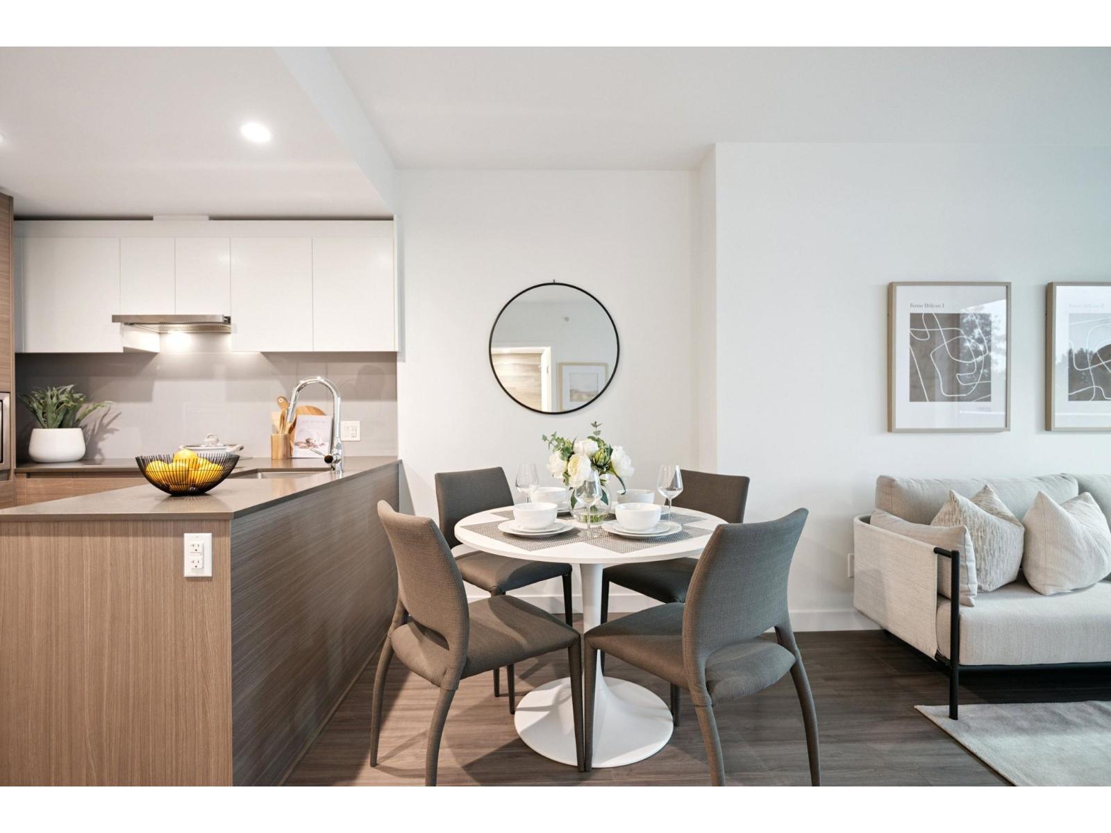 402 13615 Fraser Highway, Surrey, British Columbia V3T 0P7 - Photo 4 - R3038602