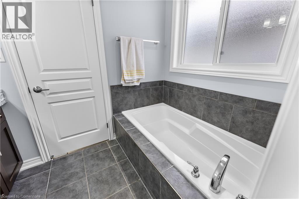 5743 Jake Crescent, Niagara Falls, Ontario  L2H 0G3 - Photo 28 - 40755780