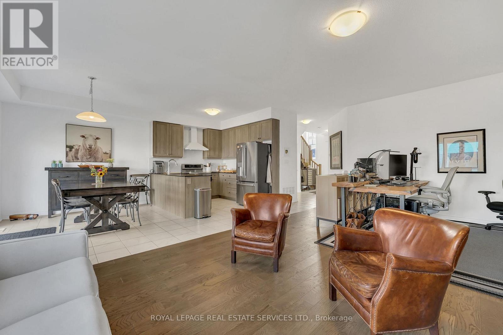 241 Longboat Run, Brantford, Ontario  N3T 5L5 - Photo 14 - X12340368