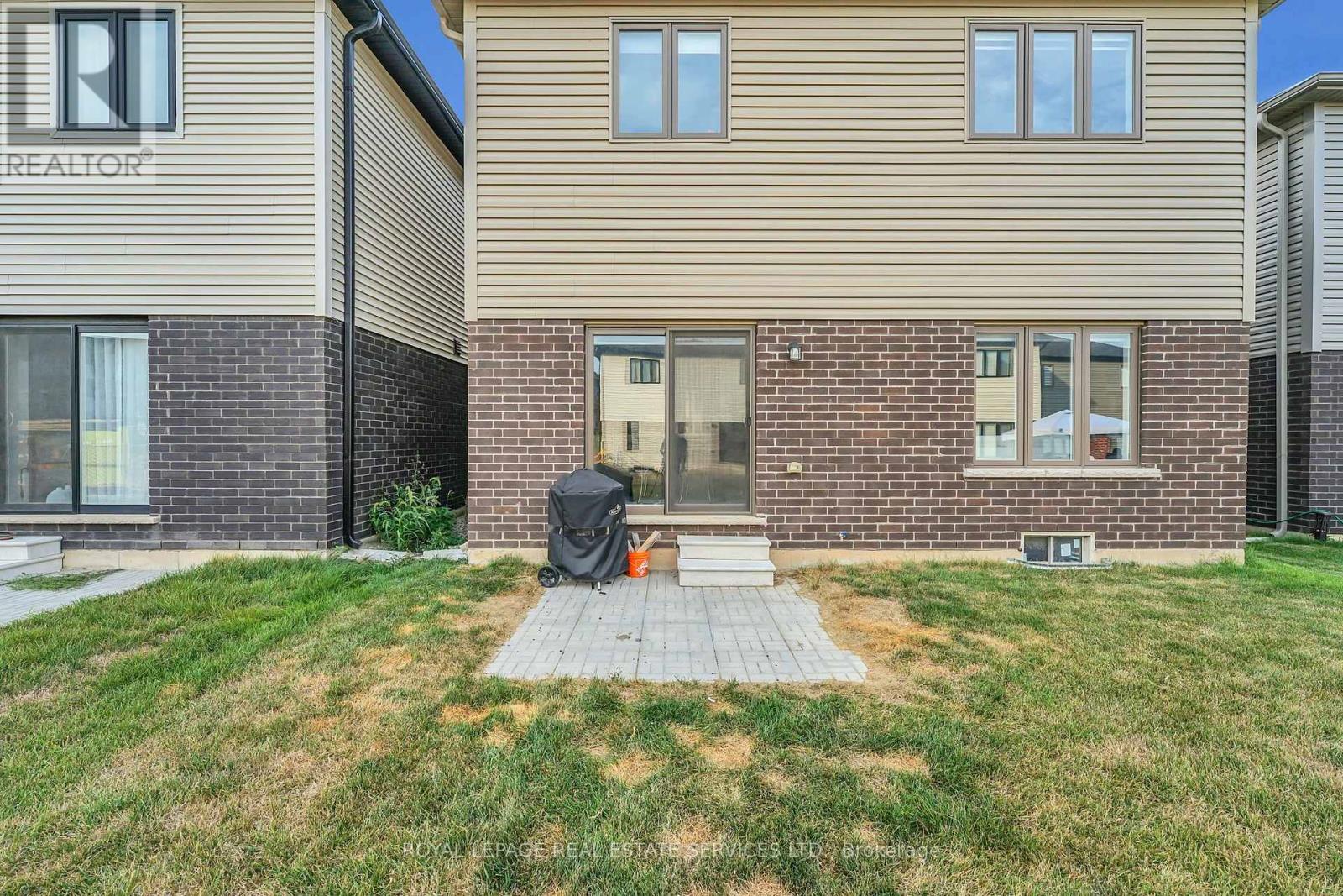 241 Longboat Run, Brantford, Ontario  N3T 5L5 - Photo 42 - X12340368