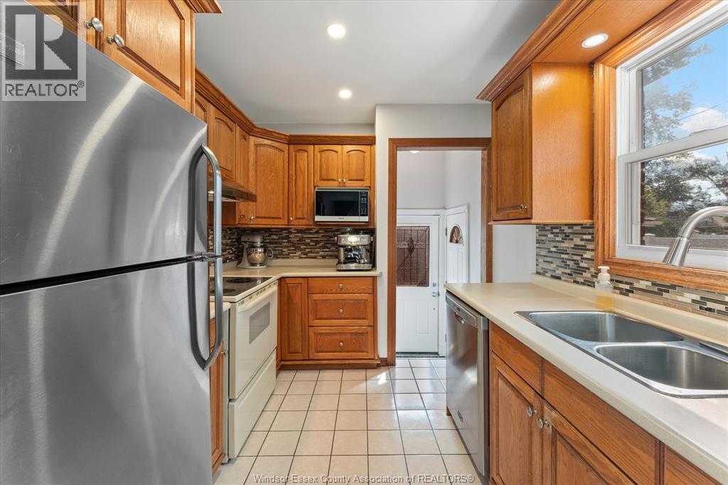 2748 Dandurand, Windsor, Ontario N9E 2E3 - Photo 14 - 25021119