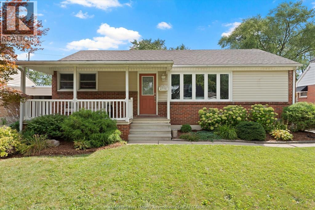 2748 Dandurand, Windsor, Ontario N9E 2E3 - Photo 2 - 25021119
