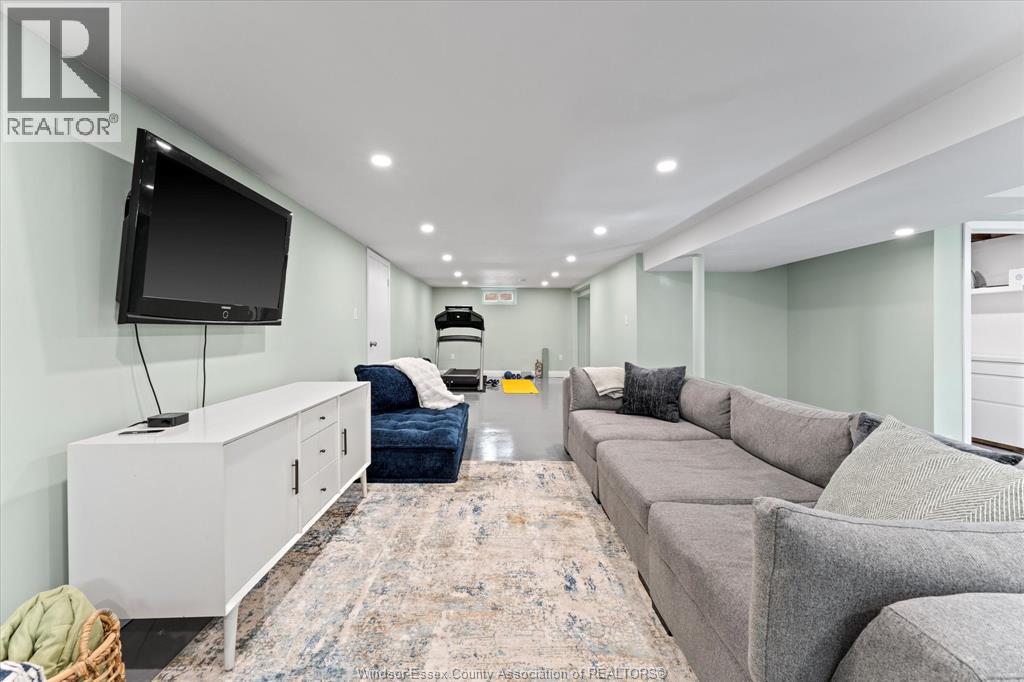 2748 Dandurand, Windsor, Ontario N9E 2E3 - Photo 23 - 25021119