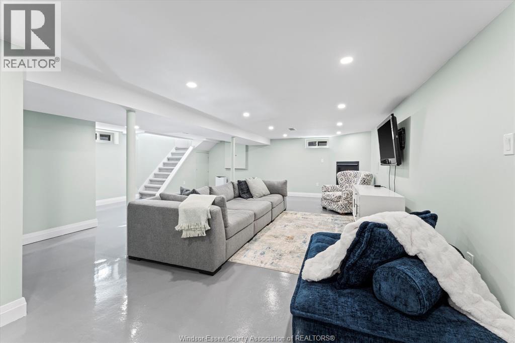 2748 Dandurand, Windsor, Ontario N9E 2E3 - Photo 26 - 25021119