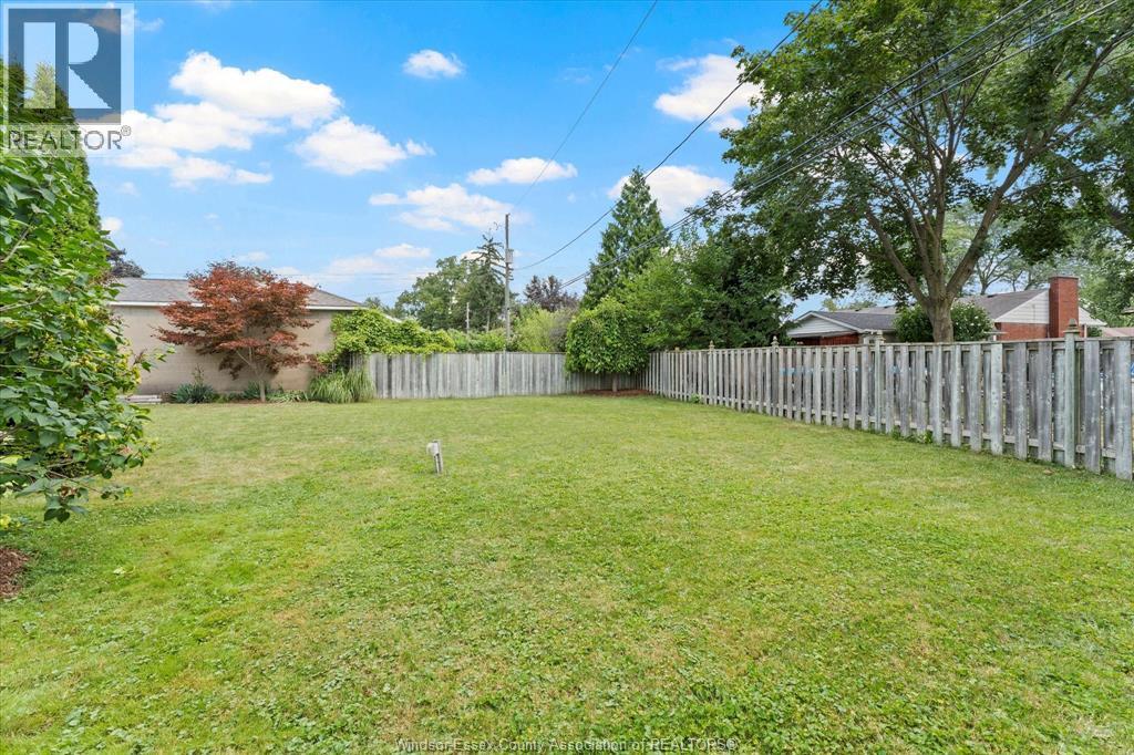 2748 Dandurand, Windsor, Ontario N9E 2E3 - Photo 37 - 25021119