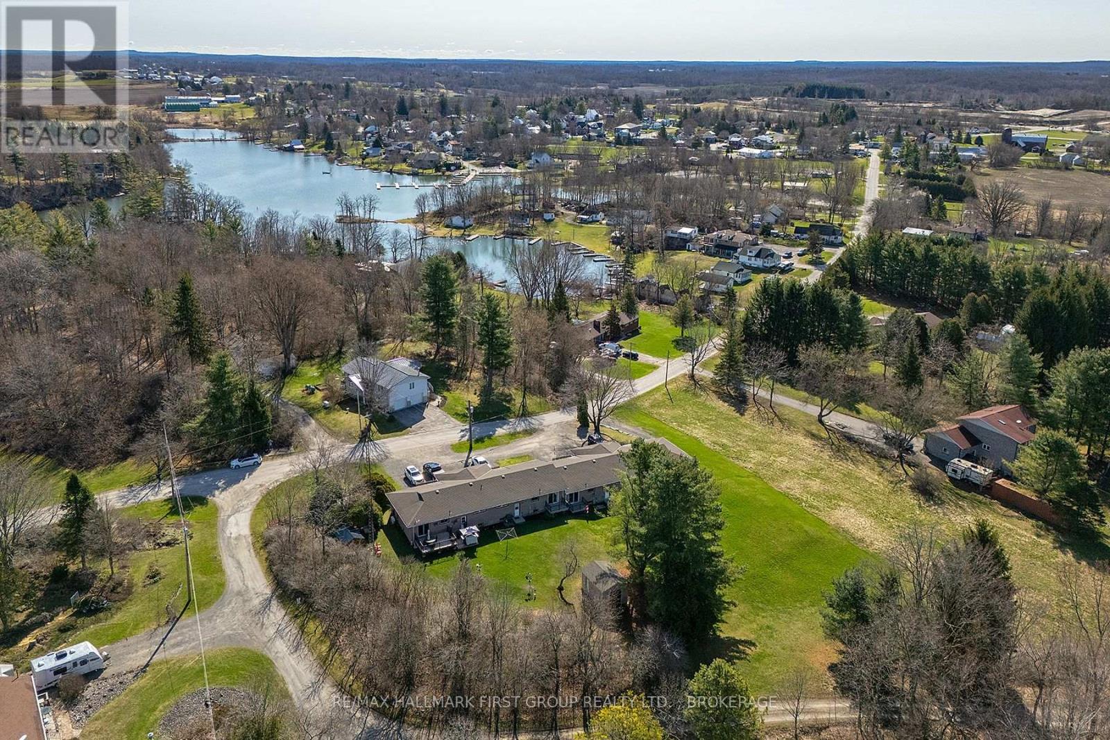 1-5 - 128 Haskins Point Road, Leeds And The Thousand Islands, Ontario  K0H 2N0 - Photo 6 - X12351862
