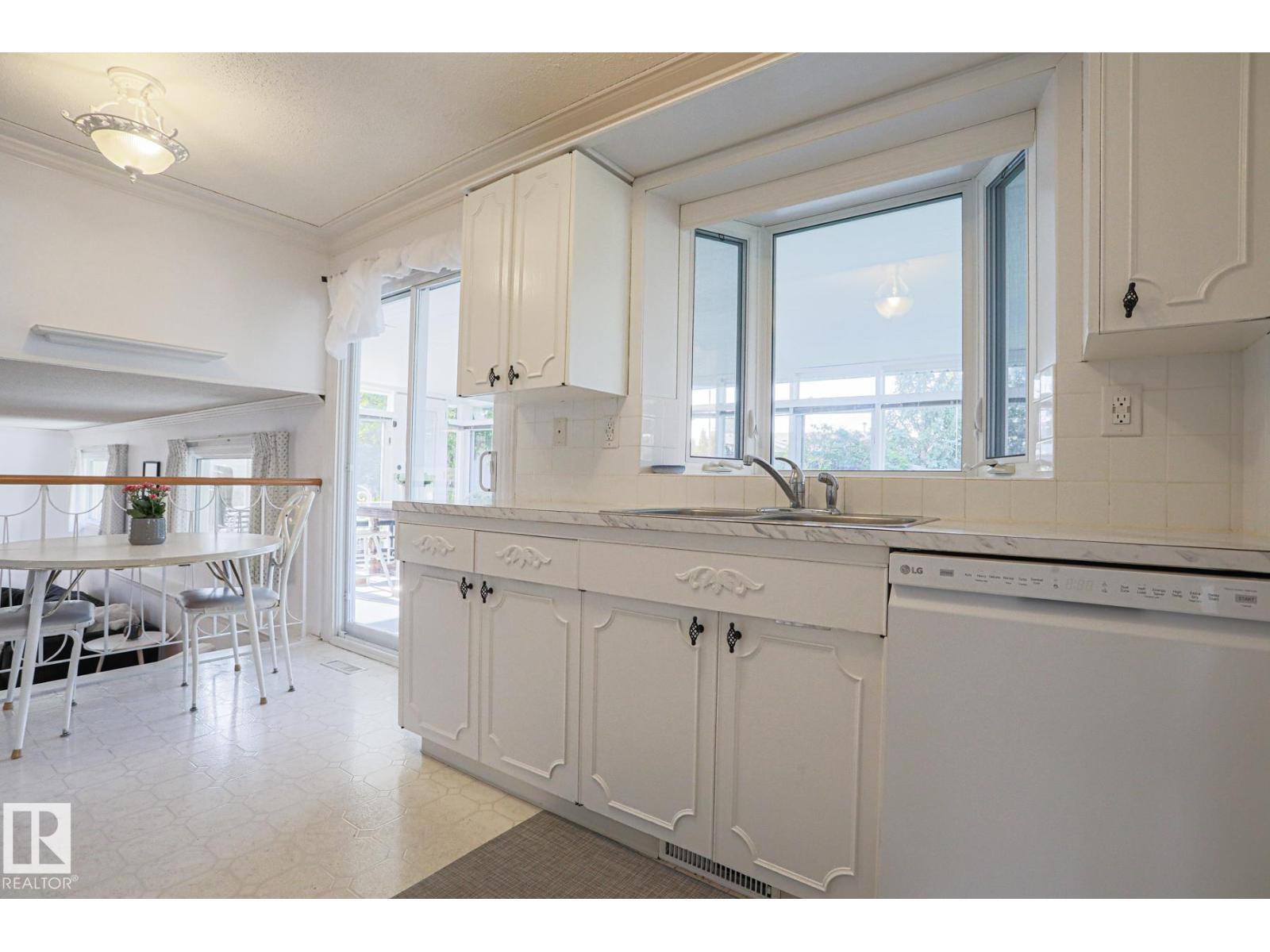 Property at 128 BROOKWOOD DR image 2