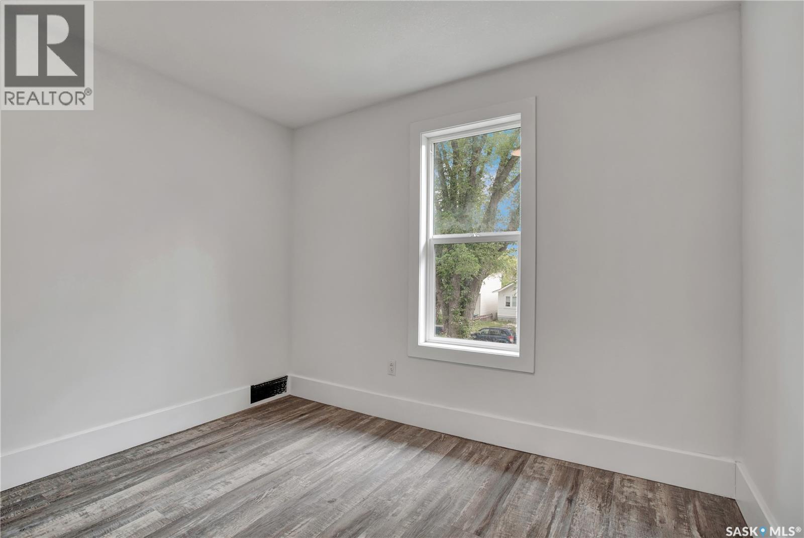221 N Avenue S, Saskatoon, Saskatchewan  S7M 2N1 - Photo 15 - SK016052
