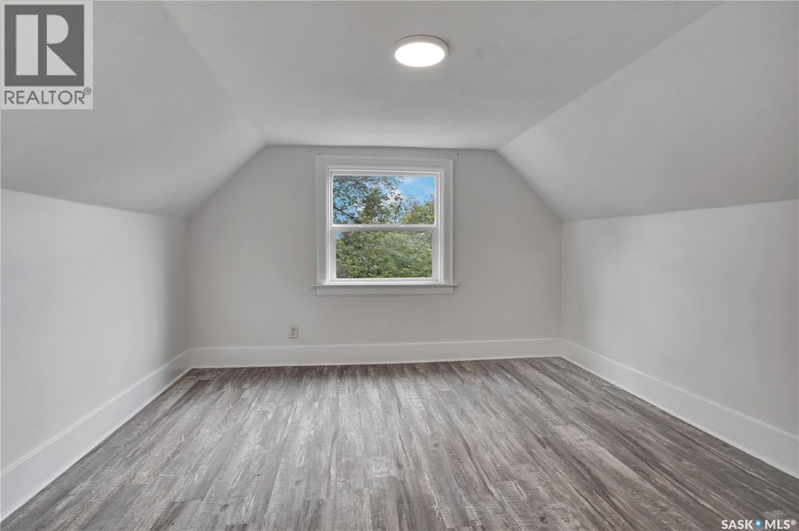 221 N Avenue S, Saskatoon, Saskatchewan  S7M 2N1 - Photo 23 - SK016052